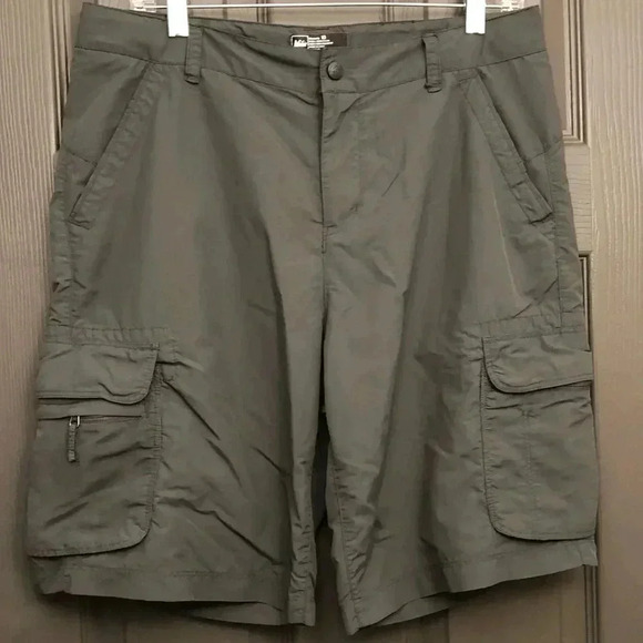 REI Women’s Measured Outdoor Hiking Vented Cargo Shorts - Picture 1 of 8
